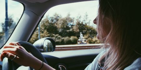 girl-driving-summer